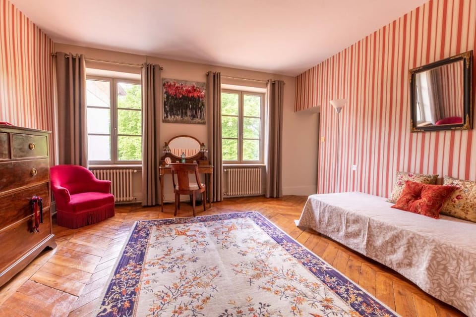 Chambres d'hôtes Vichy : Château de Charmeil Bed and Breakfast in Bourgogne-Franche-Comté