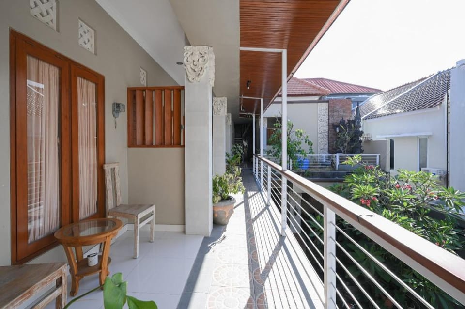 RedDoorz near Mertasari Beach 2 Hotel in Denpasar