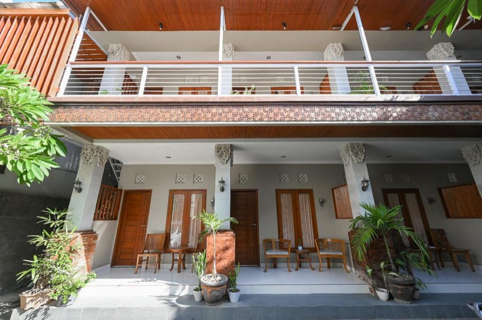RedDoorz near Mertasari Beach 2 Hotel in Denpasar