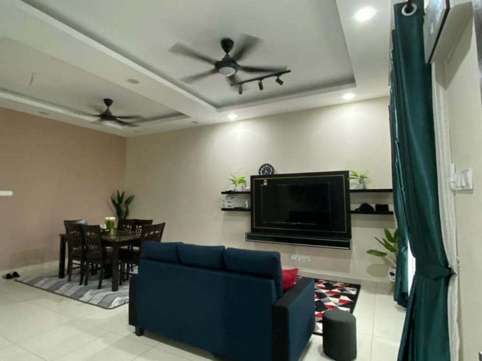 R Homestay @ Kamunting Vacation rental in Perak