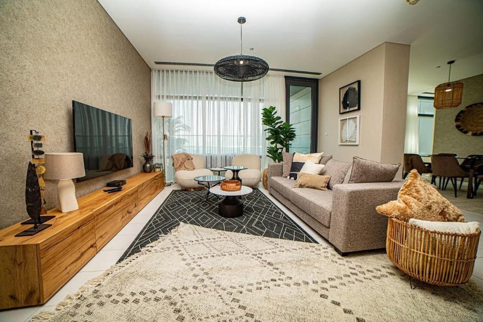 Iconic 2BR+G with unrivalled views /Index Tower Apartment in Dubai