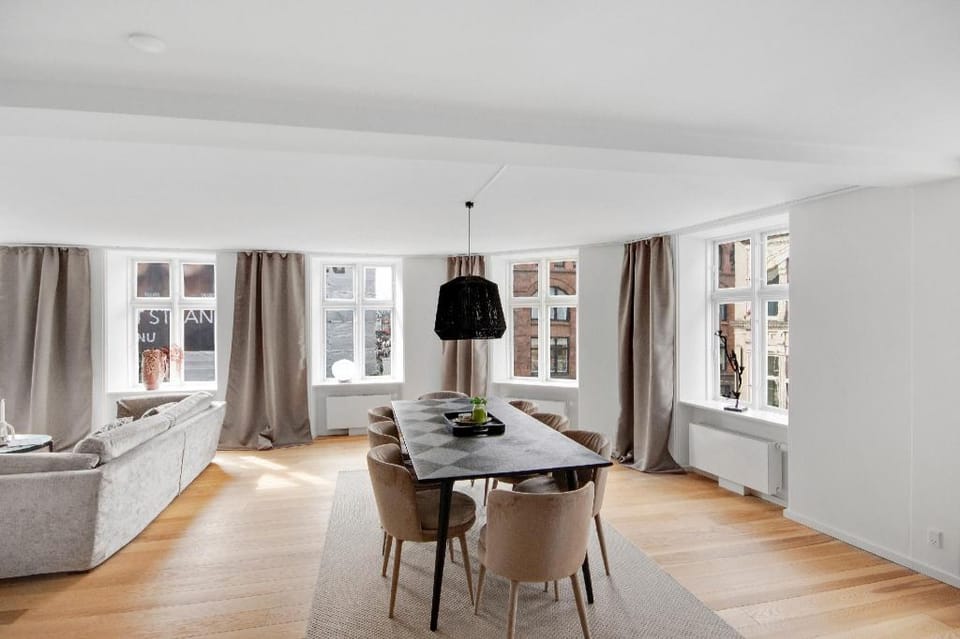 Fantastic bright apartment with a balcony in the heart of Copenhagen Apartment in Copenhagen