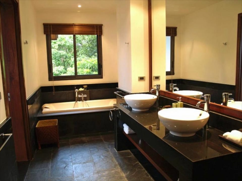 Six Bedroom Villa with Waterslide SDV146 Villa in Ko Samui