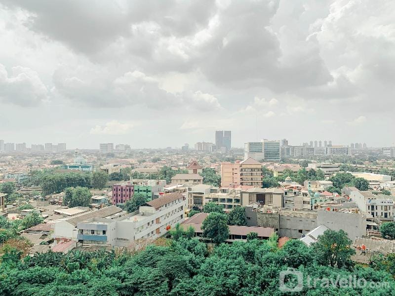 Cozy and Simply 1BR Green Pramuka By Travelio Apartment in Jakarta