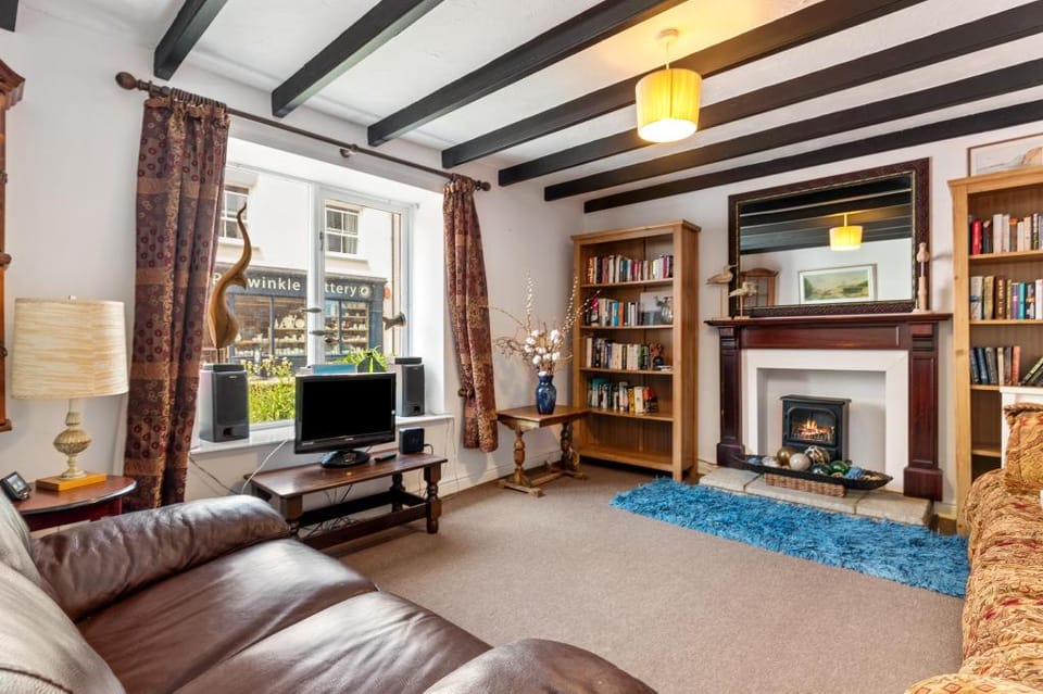 Kilmore - Direct Beach Access, Sea Views Country House in Saundersfoot