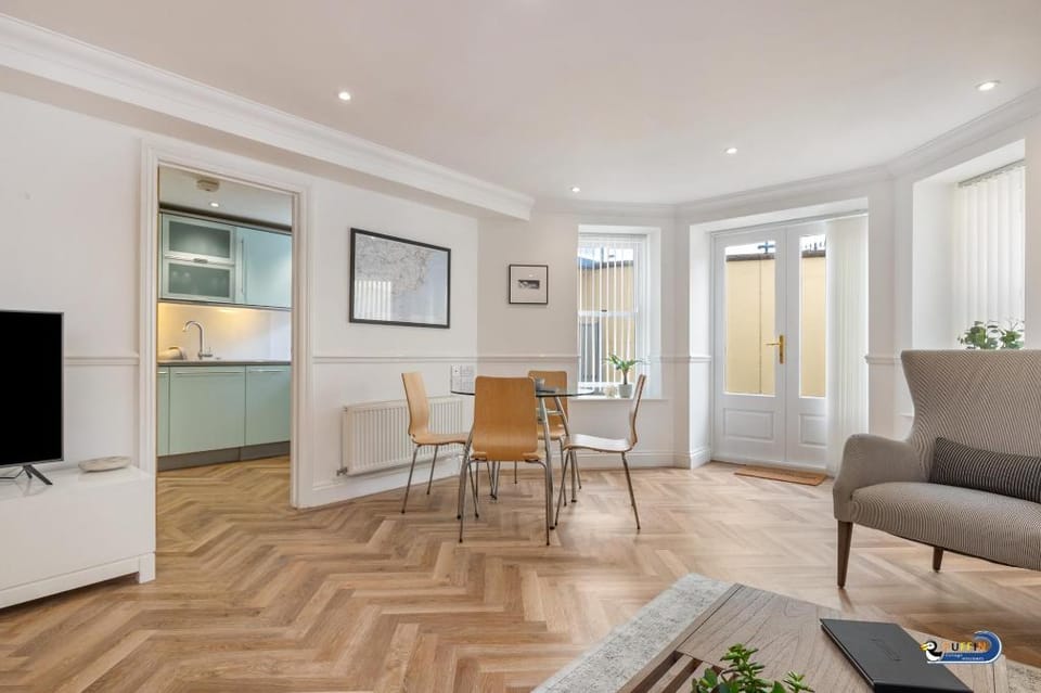 2 South Beach Court - Beach Front Apartment Apartment in Wales