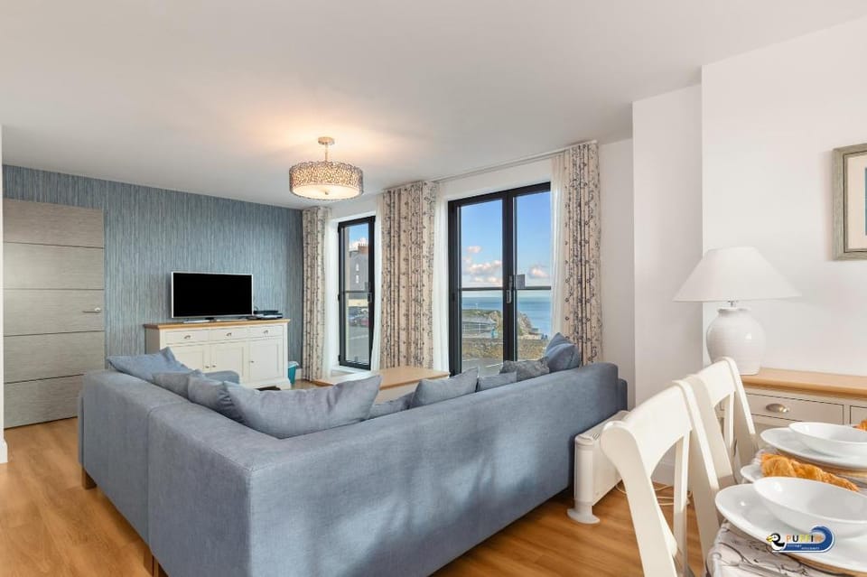 Apartment 8 Waterstone House - Luxury Sea Views Apartment in Wales
