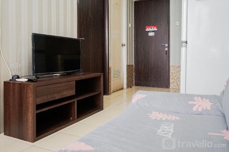 Spacious 2BR Serpong Greenview Apt By Travelio Apartment in Jakarta