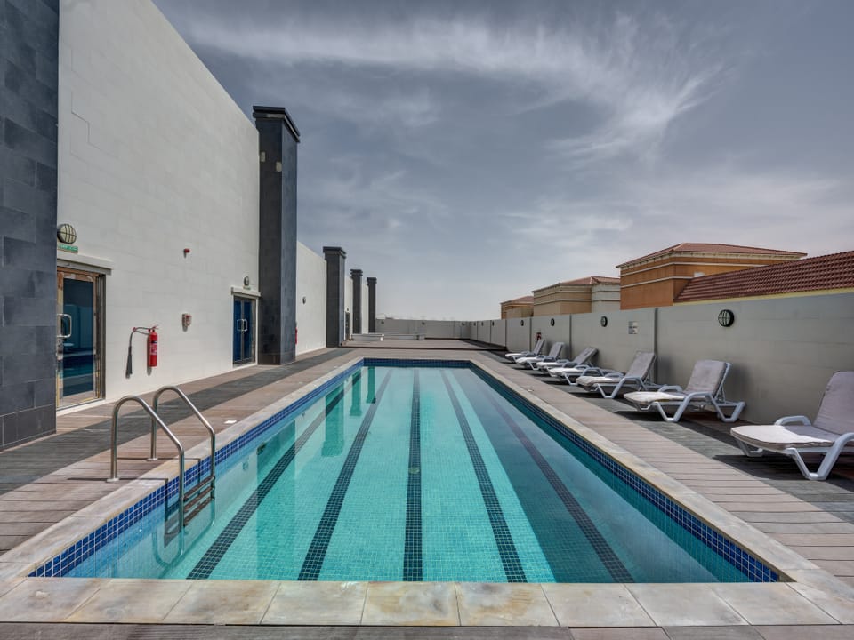Home Away Holiday Homes Hotel in Dubai