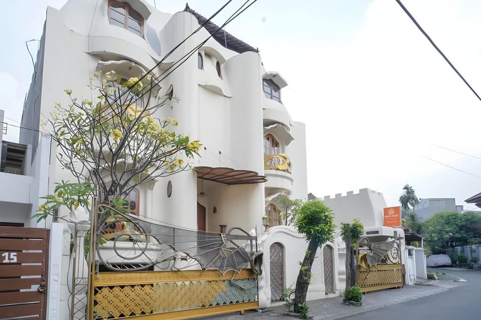 KoolKost Syariah near Senayan City Hotel in South Jakarta City