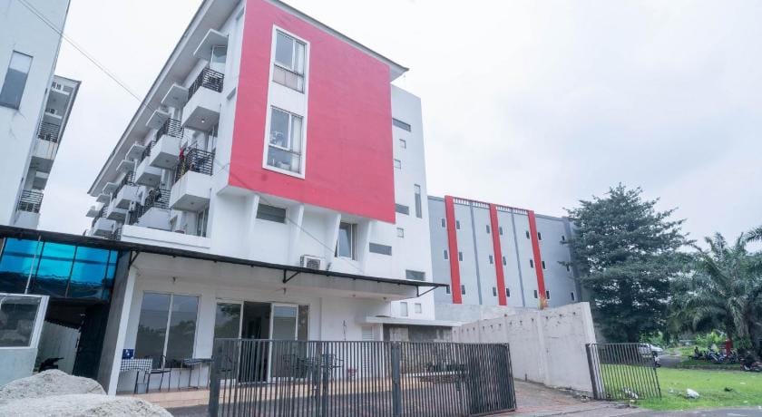 Mroom Residence near UMN Gading Serpong RedPartner Hotel in West Java