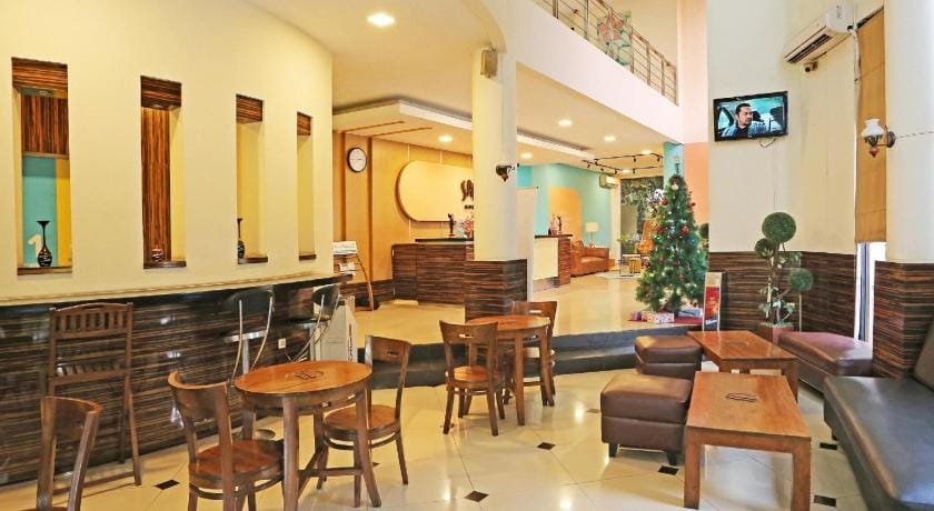 Super OYO Townhouse OAK Hotel Fiducia Serpong Hotel in West Java