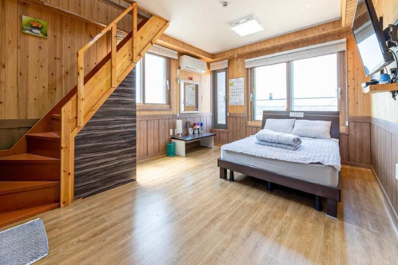 jeju sheyongmok pension Bed and Breakfast in South Korea