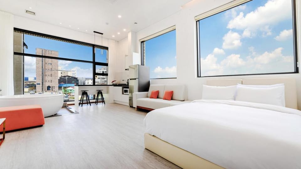 Gangneung Kwiseute Spapension Bed and Breakfast in South Korea