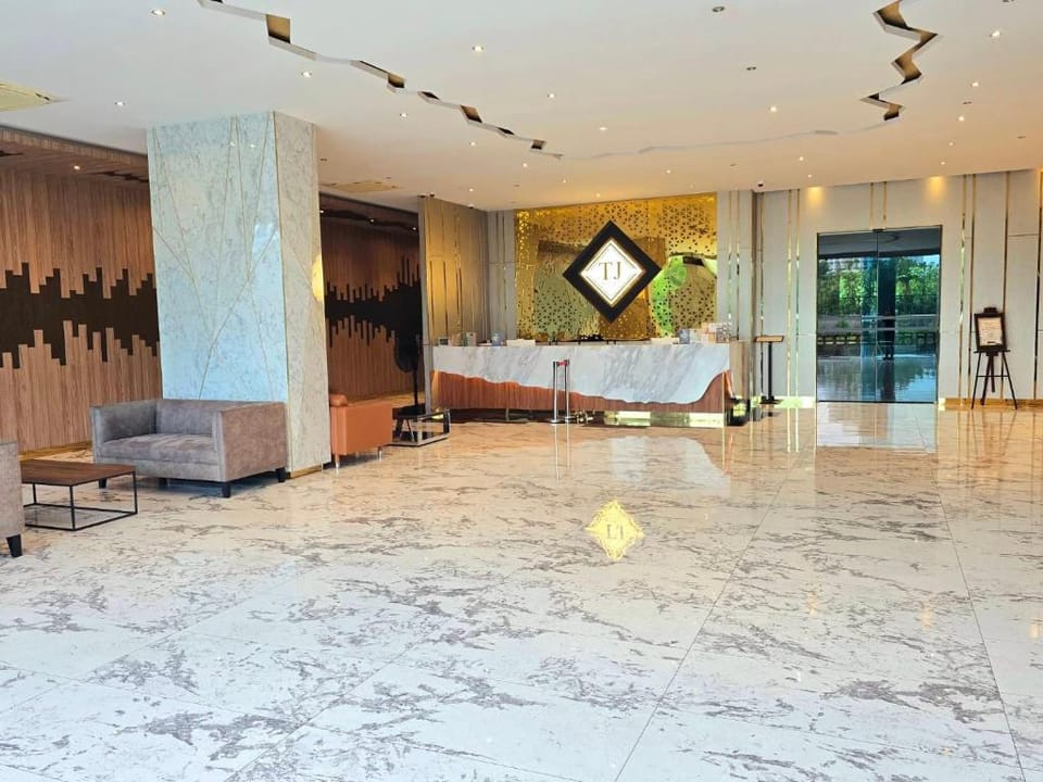 The TJ Hotel Hotel in Pattaya City