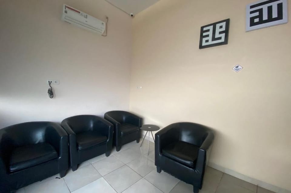 OYO 90548 Kika Homestay Hotel in Indonesia