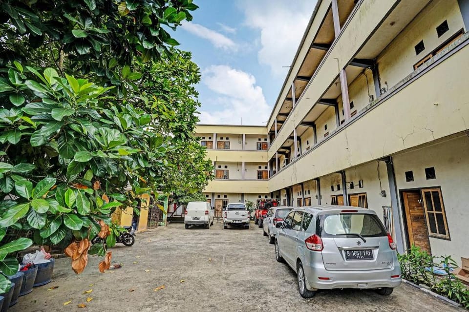 OYO Life 90508 Wisma Kenanga Hotel in Indonesia