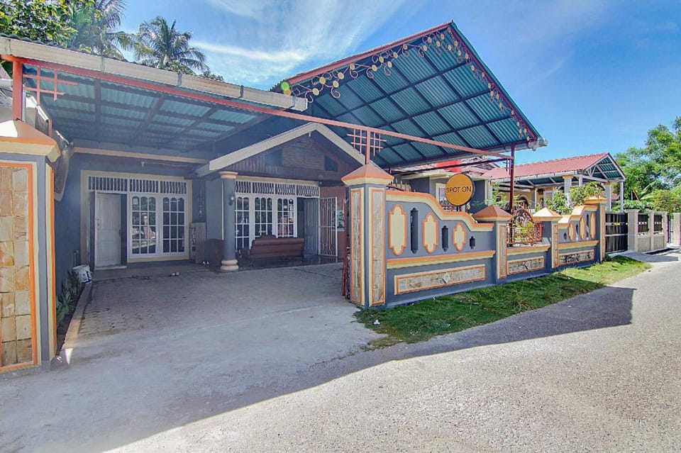 Hotel O New Bunga Sonsang Homestay Syariah Hotel in Padang