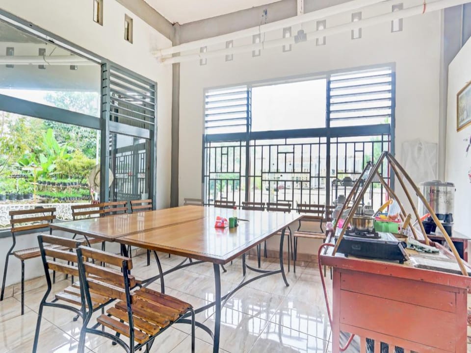 OYO 90517 Homestay Wonosobo Asri Hotel in Indonesia