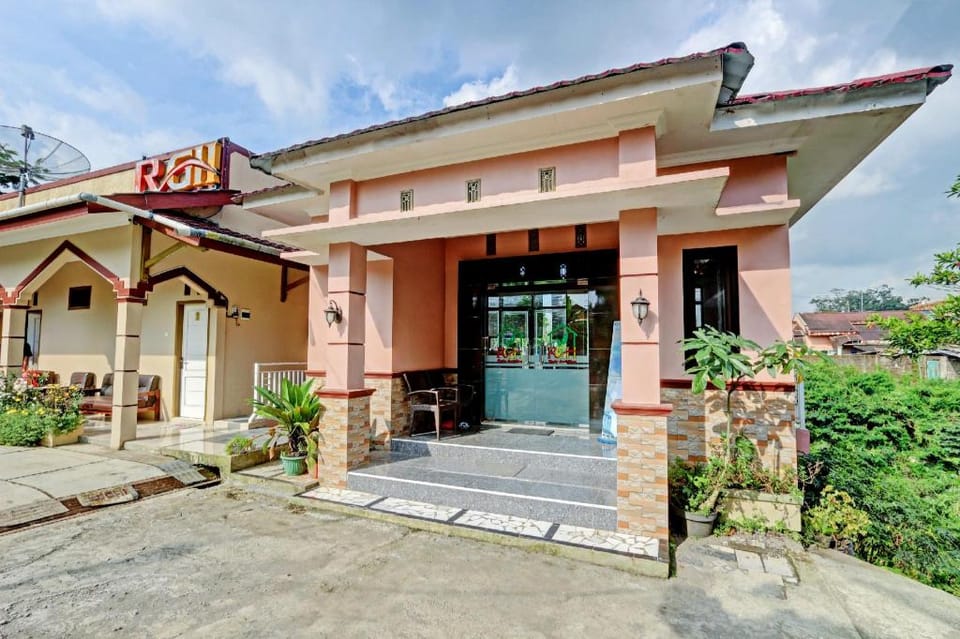 OYO 90516 RGH Syariah Argopeni Hotel in Indonesia