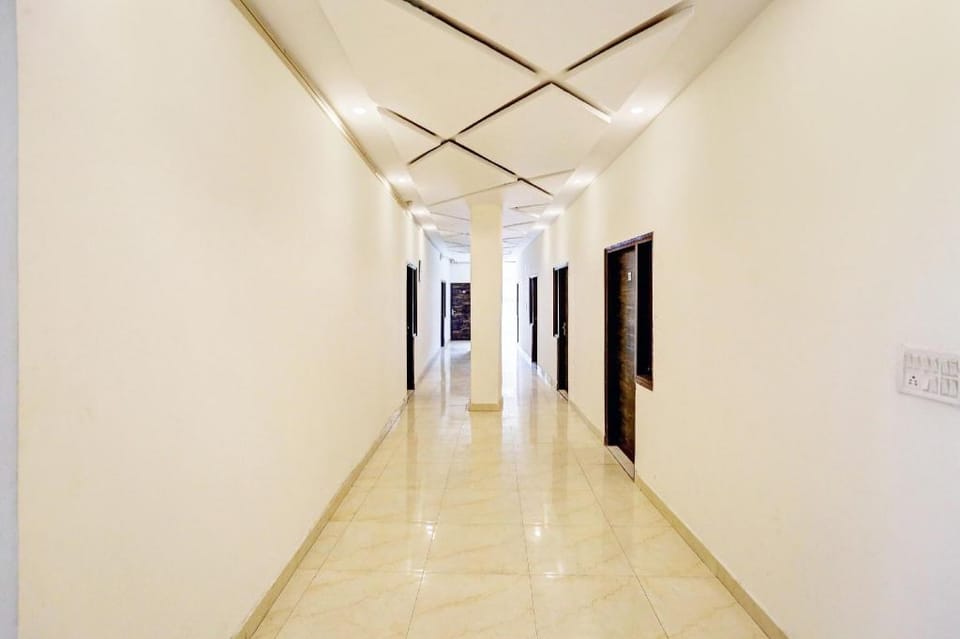 Hotel O Prince Hotel in Delhi