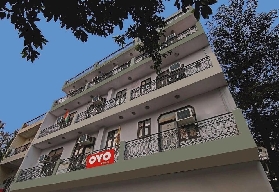 Hotel O Decent Hotel in Delhi