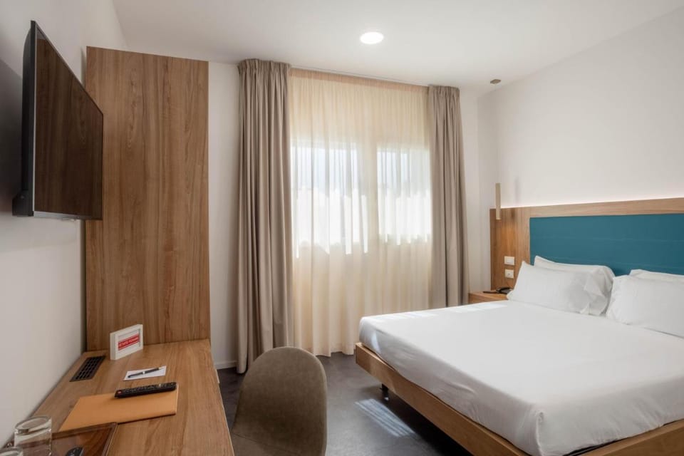 V Hotel Hotel in Marche