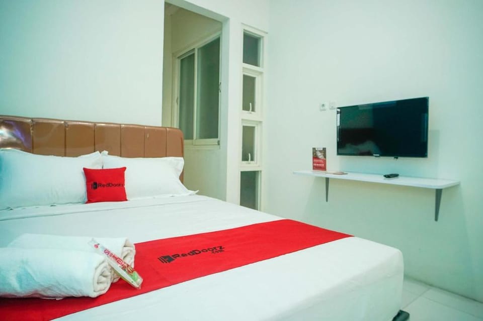 Sans Stay Bukit Palma Citraland Hotel in Surabaya