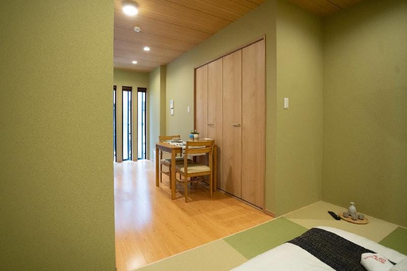HANASTAY花渓居・樱（SAKURA）1楼｜大空间｜和室榻榻米｜免费光纤Wi-Fi Vacation rental in Osaka