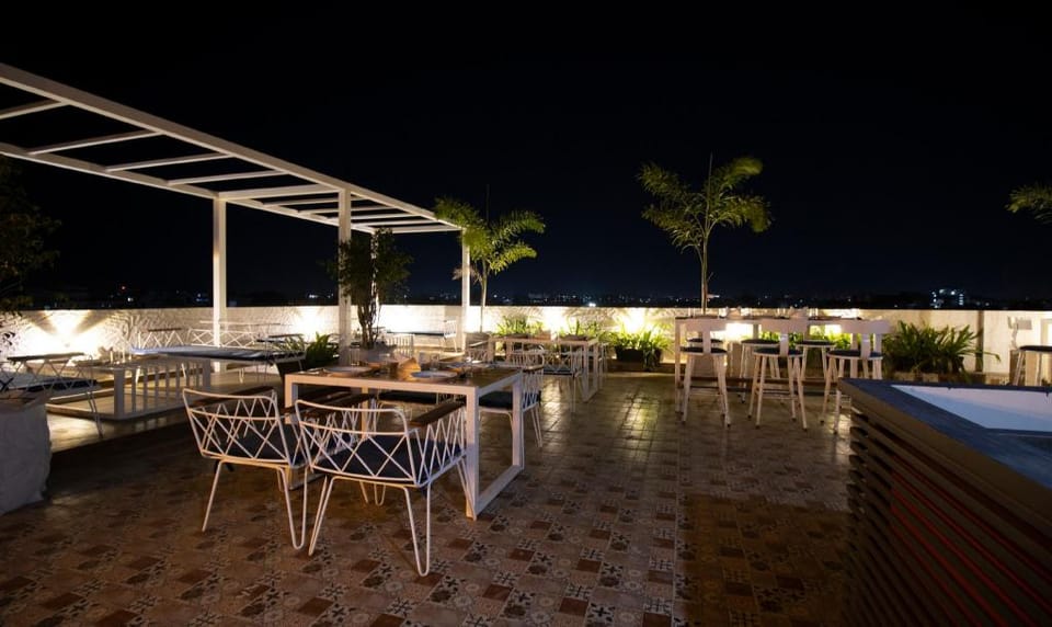 Treebo Premium Median Inn Hotel in Maharashtra