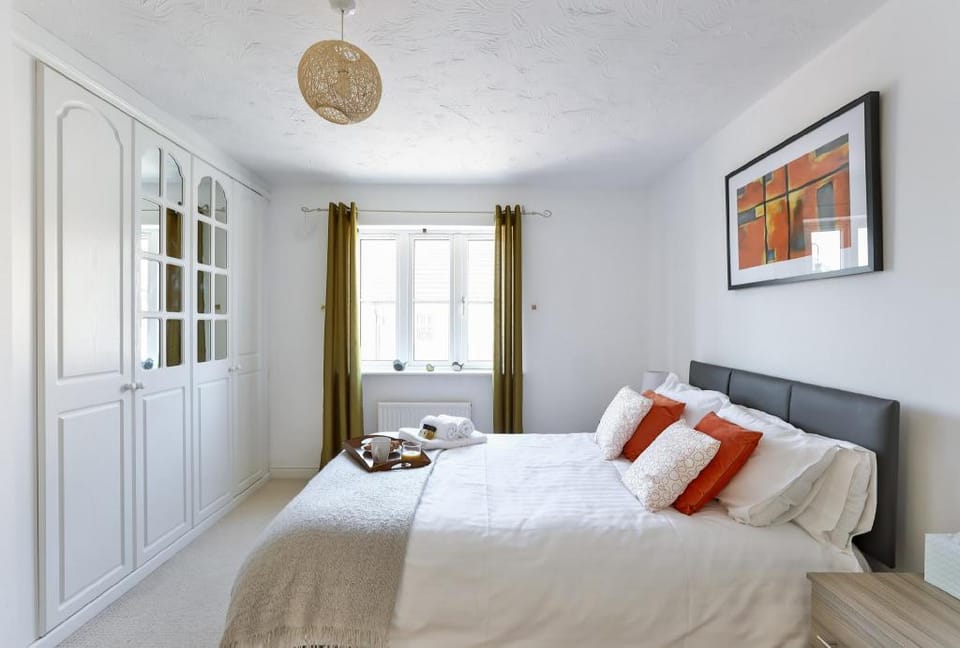 KVM - Highclere House Apartment in Huntingdonshire District