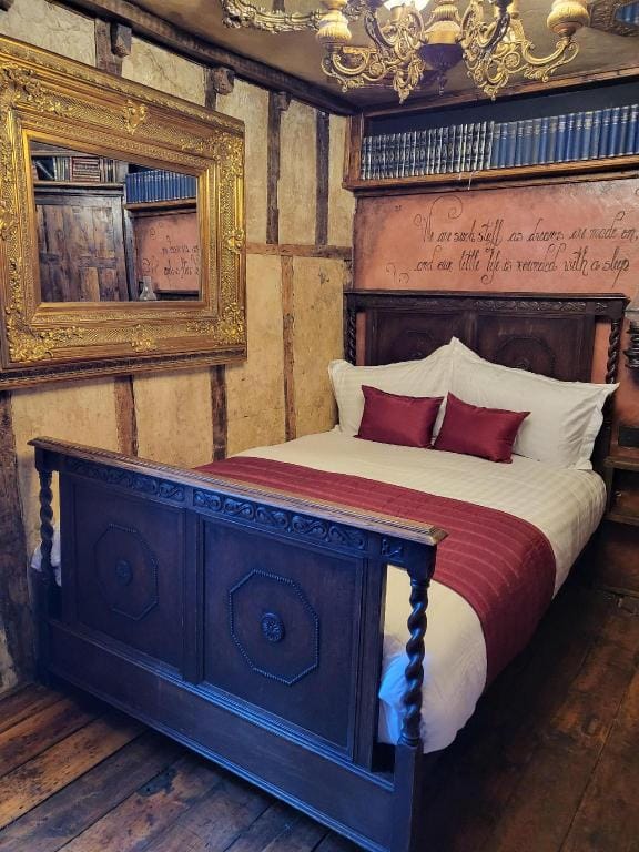 Hocus Pocus Tiny Hotel Vacation rental in York