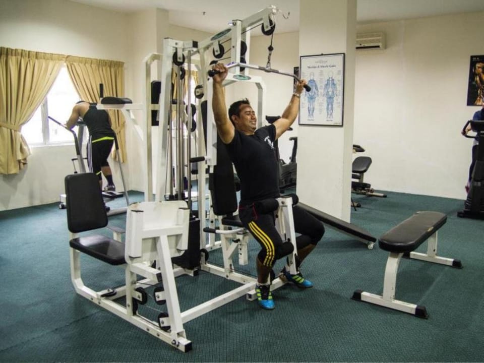 OYO HOME 90301 Suria Service Apartments @ Bukit Merak Laketown Resort Vacation rental in Perak