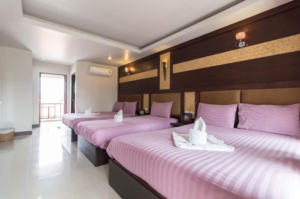 The leaf&pool kohlarn เดอะลีฟ&พลู ที่พักเกาะล้าน Hotel in Pattaya City