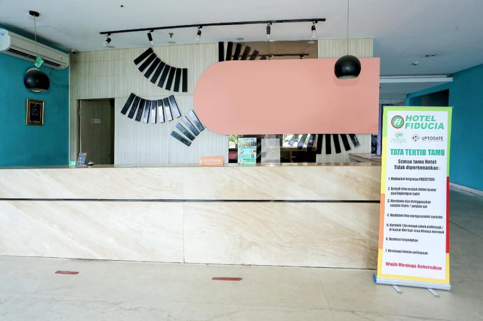 Super OYO Townhouse OAK Hotel Fiducia Pondok Gede Hotel in Jakarta