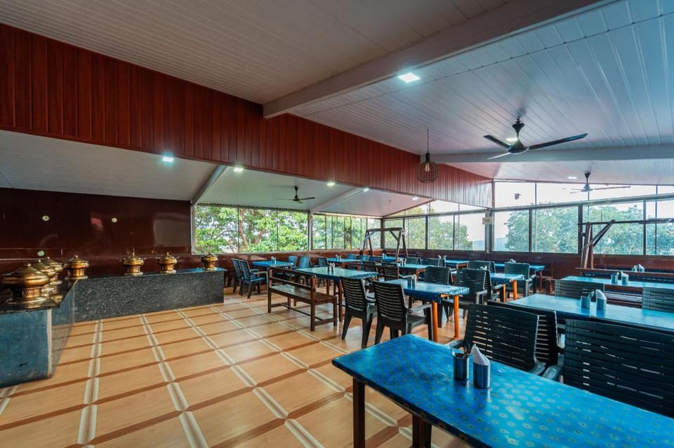 Itsy Hotels Sun N Shade Hotel in Maharashtra