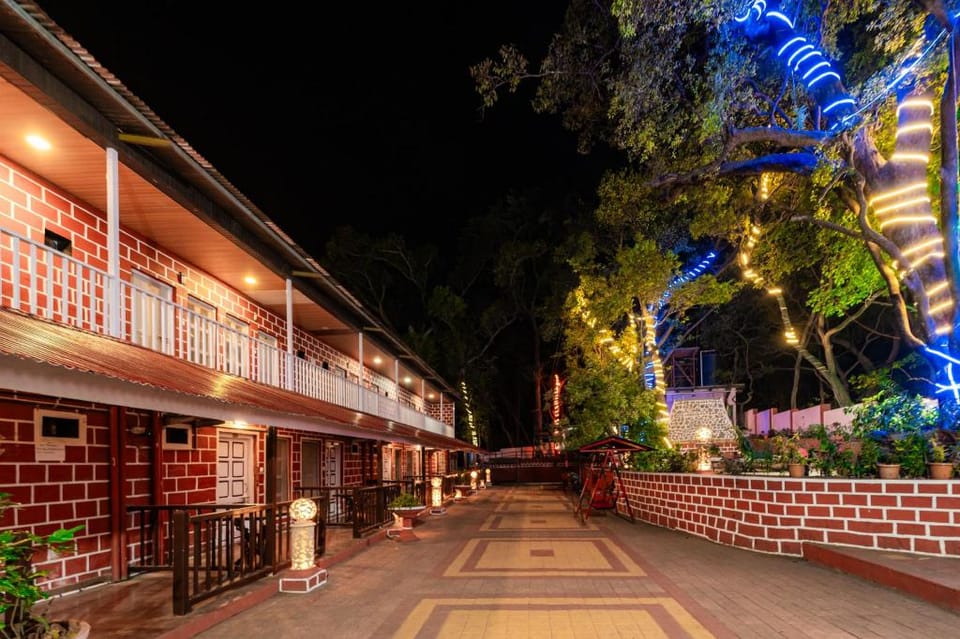 Itsy Hotels Sun N Shade Hotel in Maharashtra