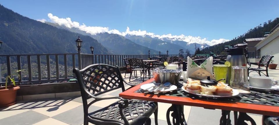Abhilashi Residency & Spa - Centrally Heated Hotel in Manali