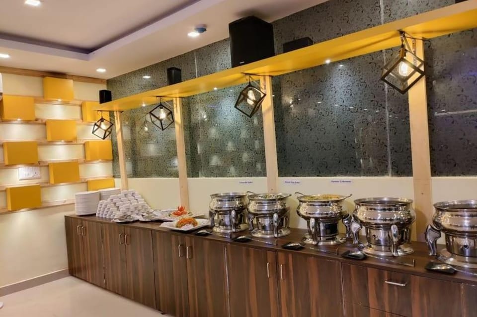 POP 84331H The Arcas Hotel Hotel in Lucknow