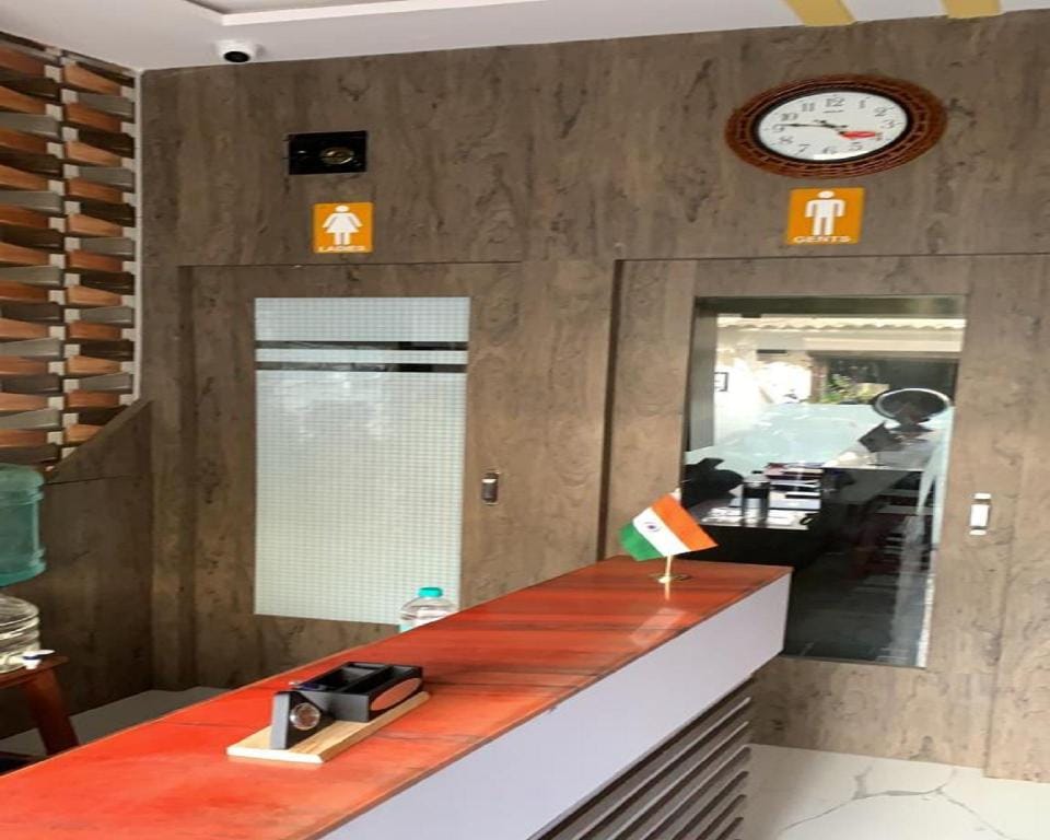 Neenava Dormitory Hotel in Mumbai