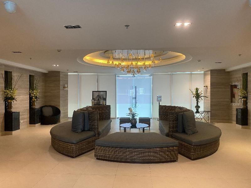 SMDC Fame Minimalist Condo nr. EDSA MRT Greenfield Apartment in Mandaluyong