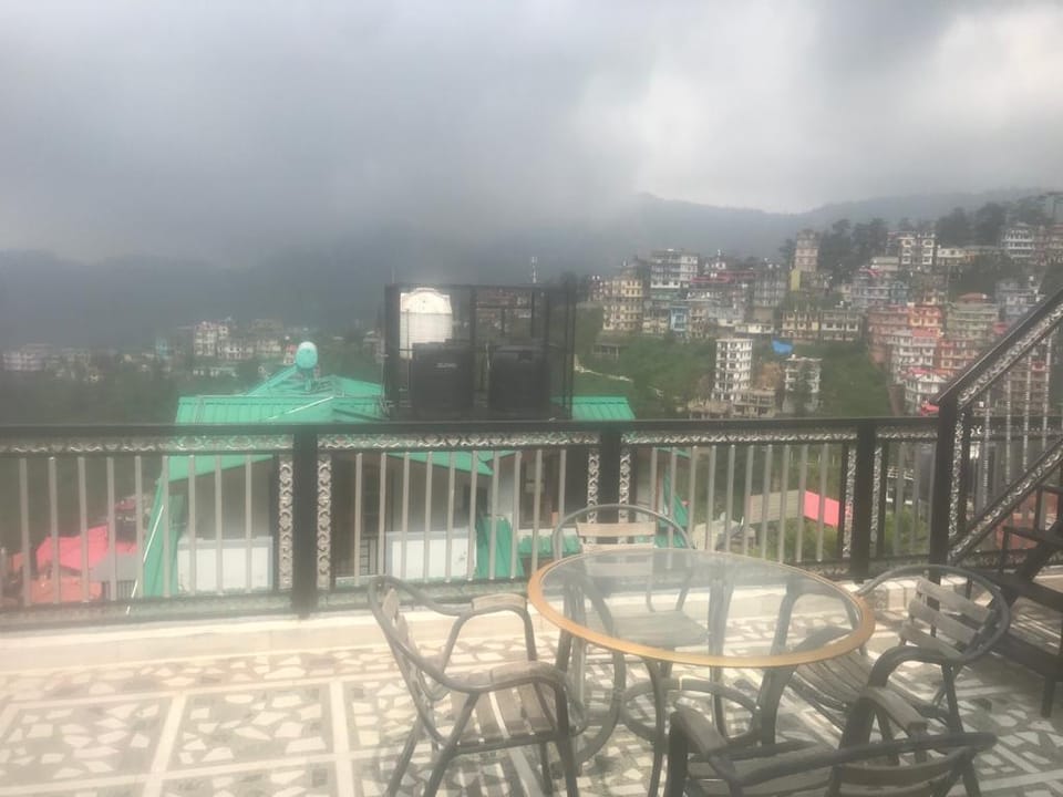 Notting Hill House Shimla Fourth Floor 4B Apartment in Himachal Pradesh
