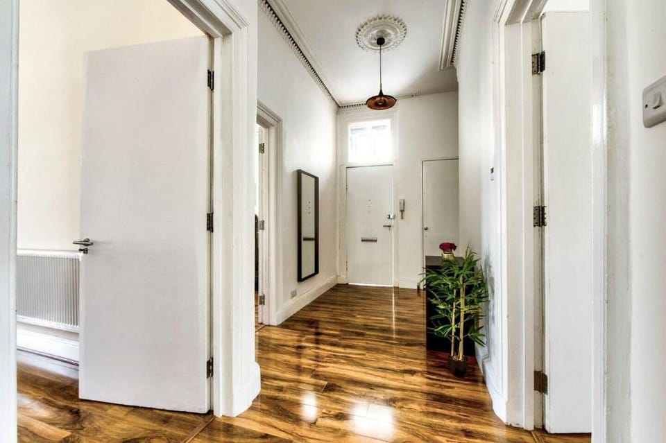 Stunning & Luxurious 5 bedroom apt, very central Apartment in Glasgow