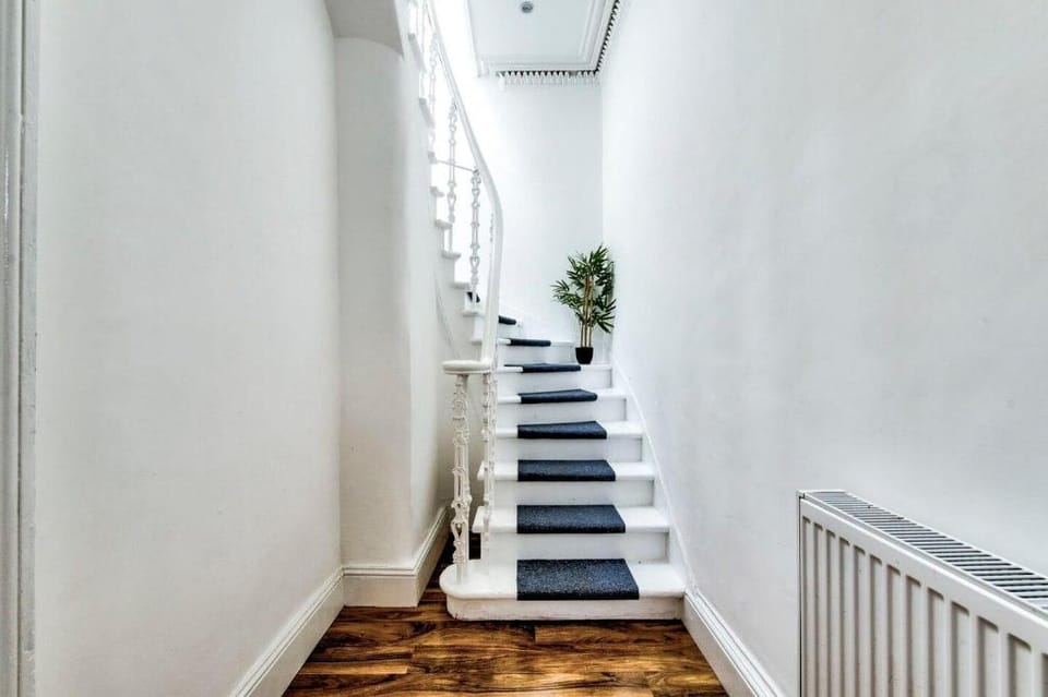 Stunning & Luxurious 5 bedroom apt, very central Apartment in Glasgow