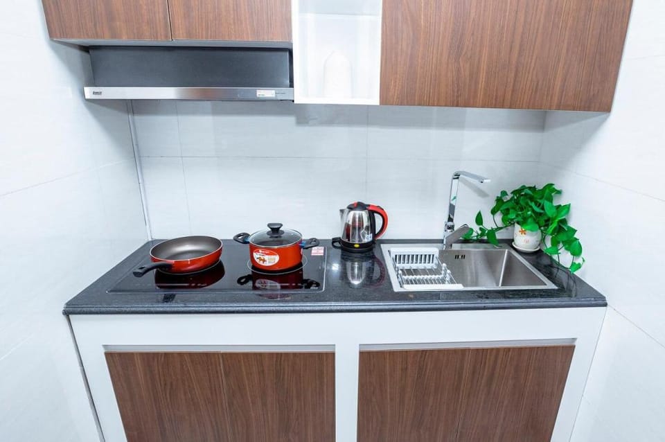 Căn hộ dịch vụ có ban công view biển Apartment in Laos