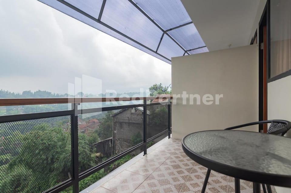 D'Valley View Lembang Mitra RedDoorz Hotel in Lembang