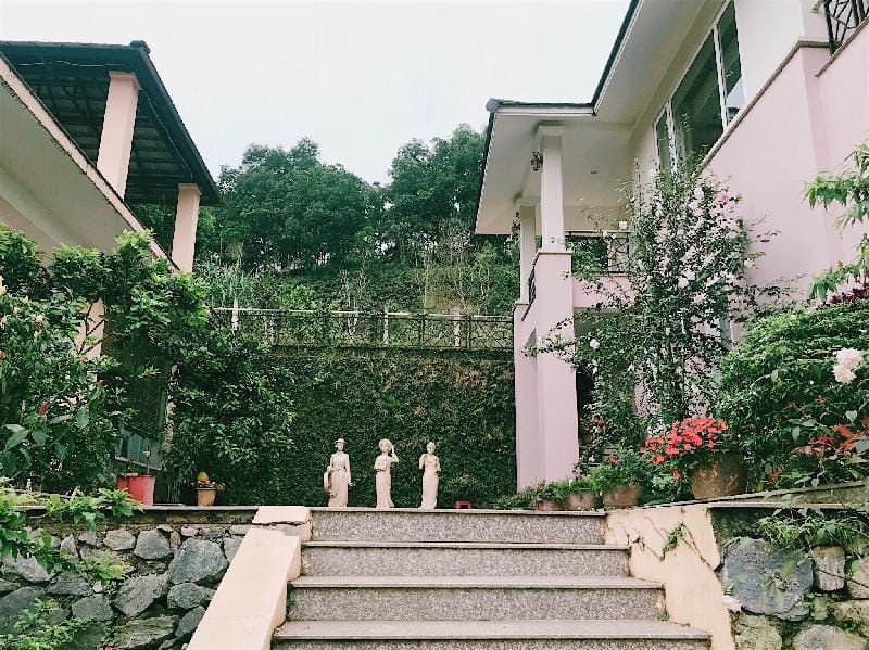 Villa bể bơi riêng cách Hà Nội 45km Villa in Laos