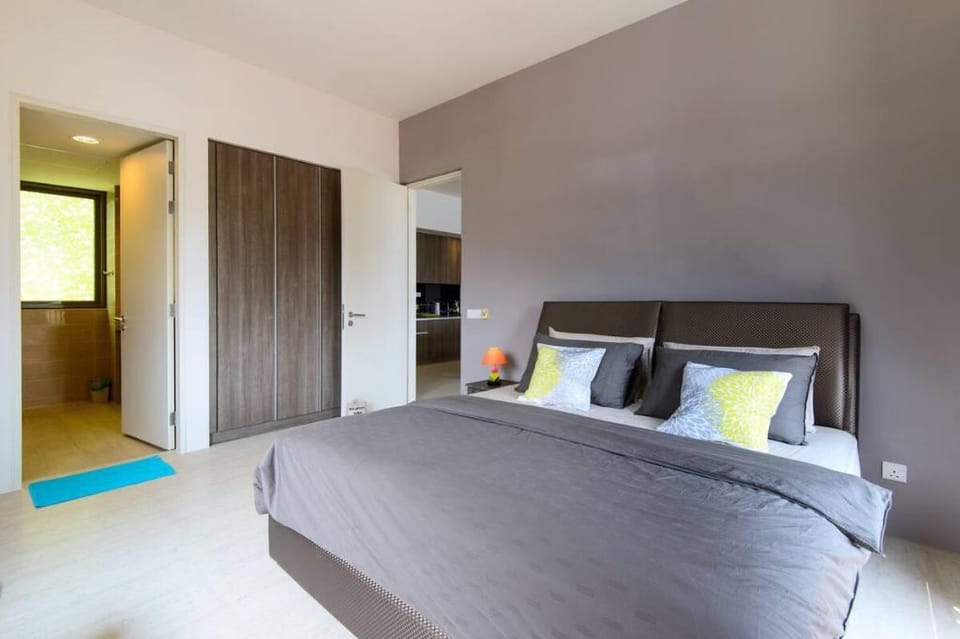 Beach front Family Apartment海滩公寓 Apartment in Batu Ferringhi, Penang, Malaysia