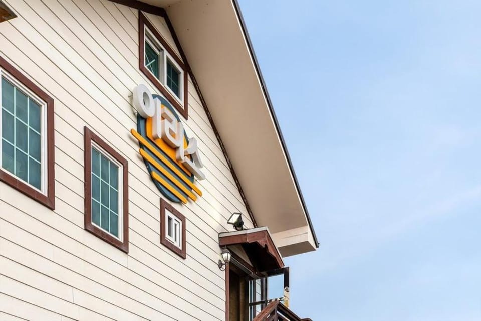 Geojae ireece Pension Bed and Breakfast in South Korea