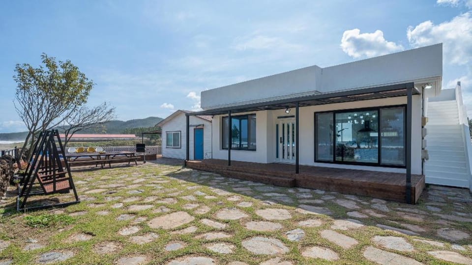 Pohang The One Sunrise Pension Bed and Breakfast in South Korea